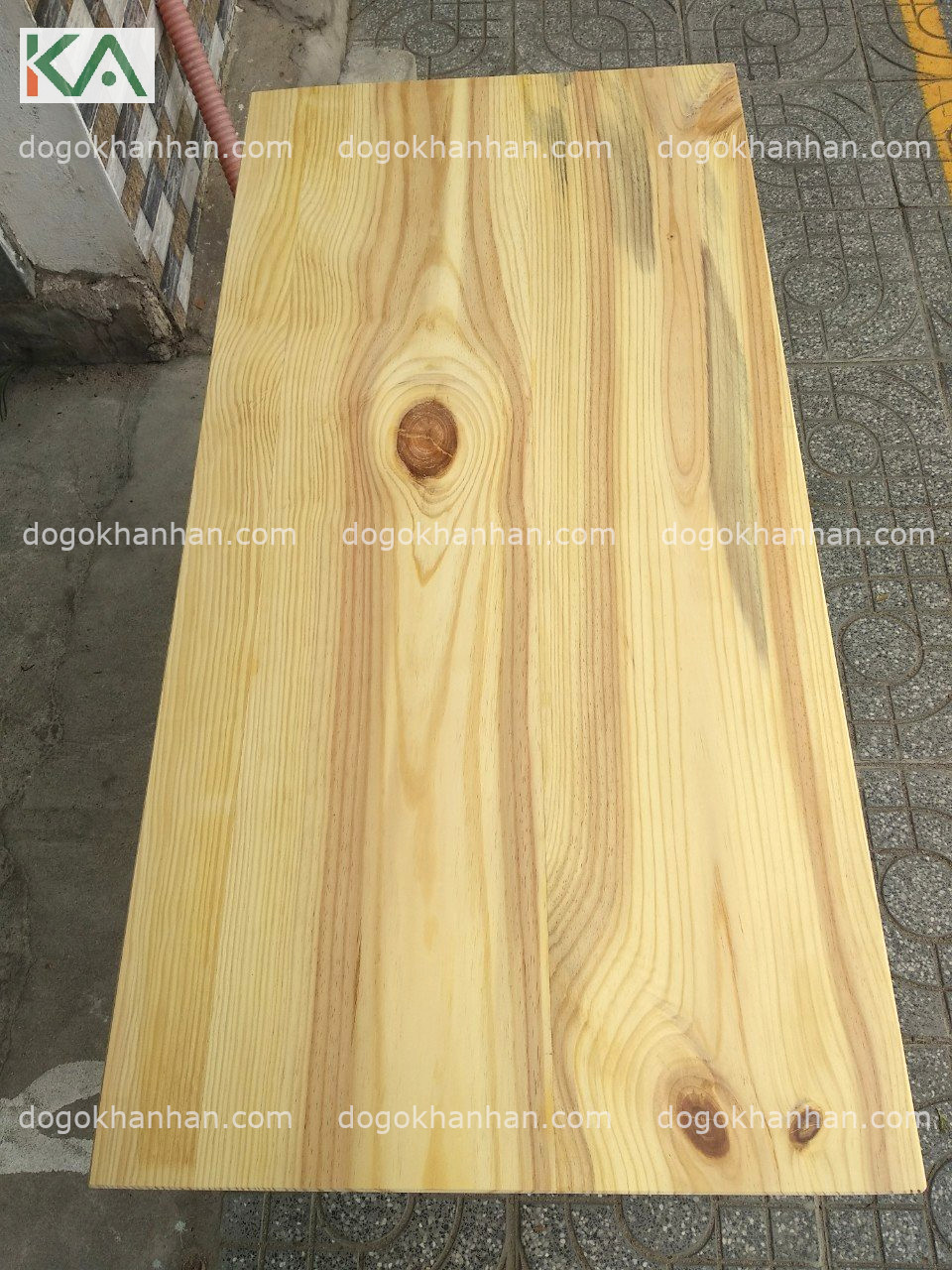 Bàn gỗ thông ghép tấm lớn