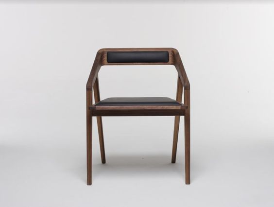 Ghế gỗ katakana